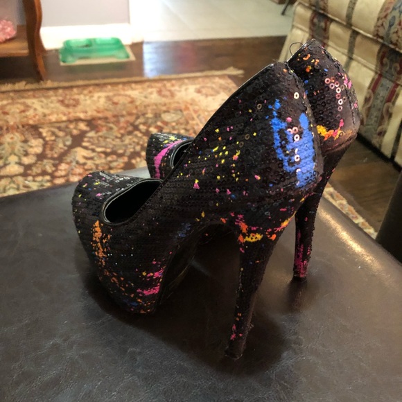 Heels - Picture 5 of 8